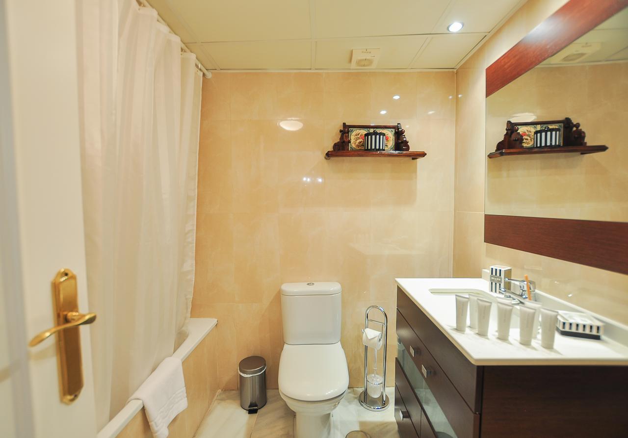RENTHAS Plaza Flores Apartment Málaga Exterior foto